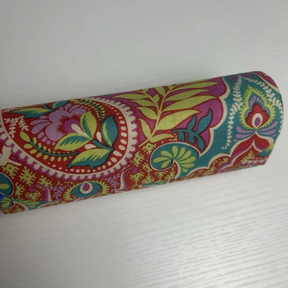 Vera Bradley Eye Glass Case PAISLEY IN PARADISE Magnetic Closure Sunglasses